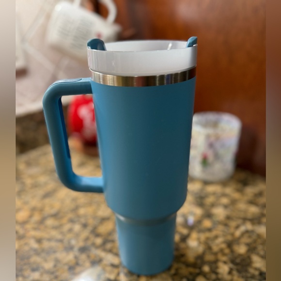 Stanley- Color (Pool Blue) - Picture 2 of 3